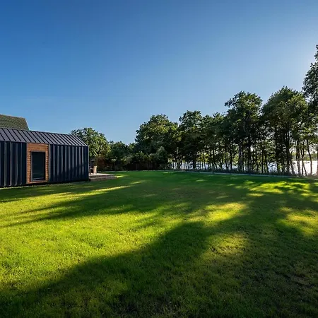 Holliday Деревянный коттедж